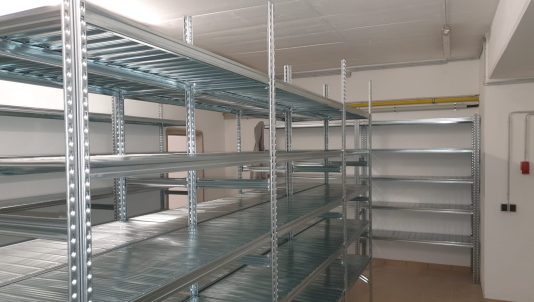 Installation de rayonnages modulaires